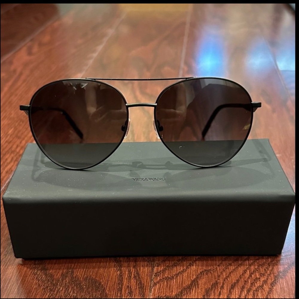 NWOT - VERA WANG EBONI IN BLACK